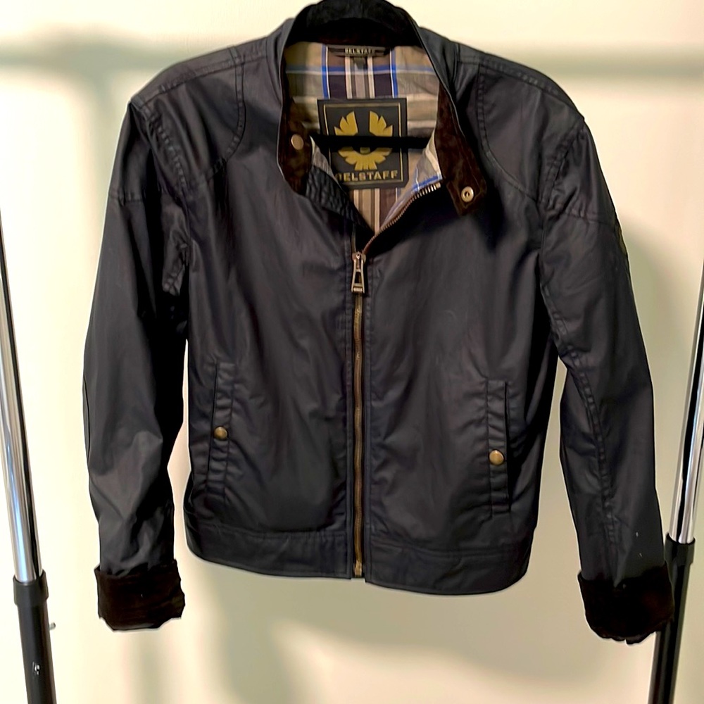 Navy Belstaff Men’s wax coated motorcycle jacket!  Size 46, has not been worn!